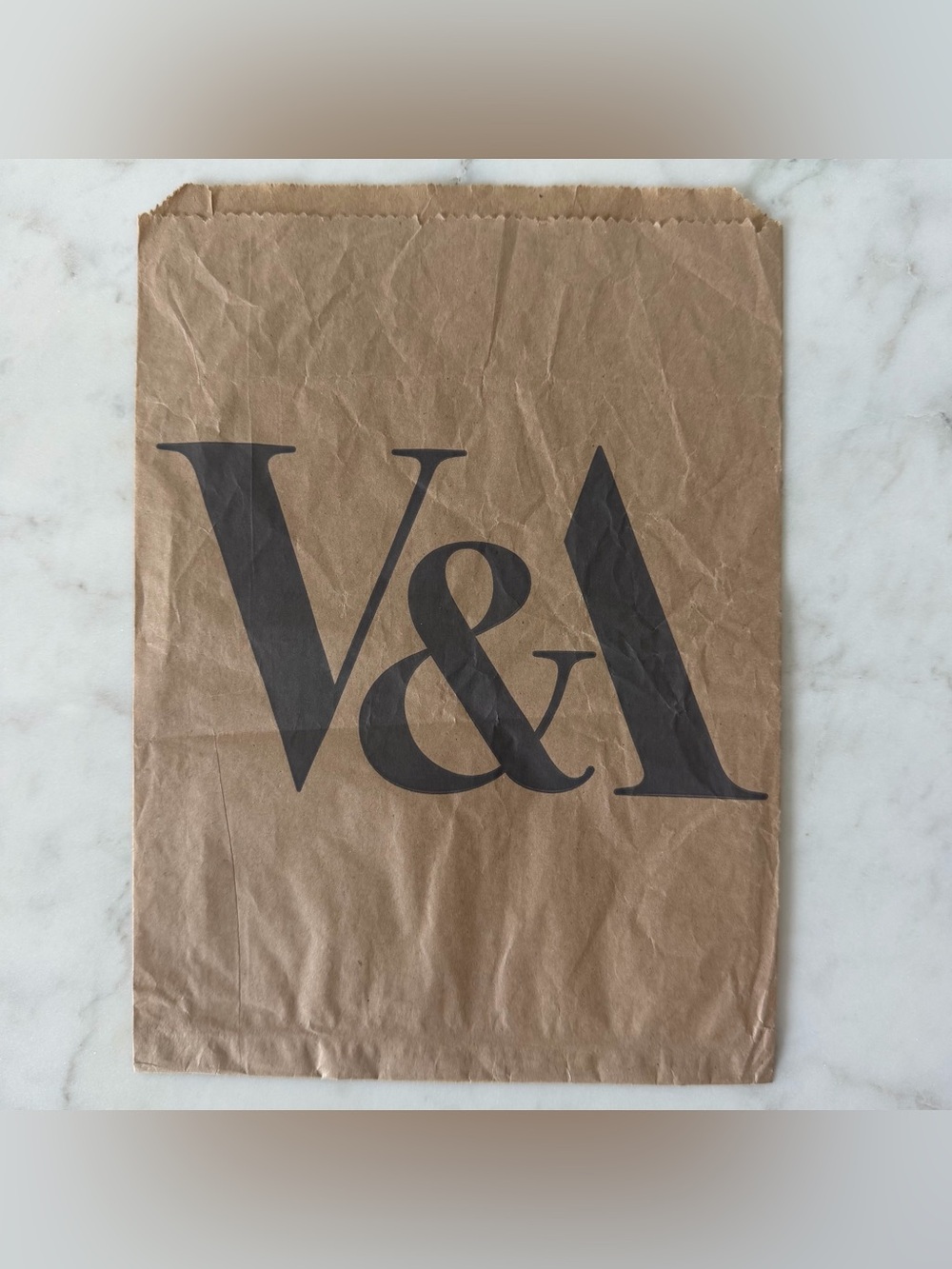 Victoria & Albert Museum Paper Sleeve Bag
